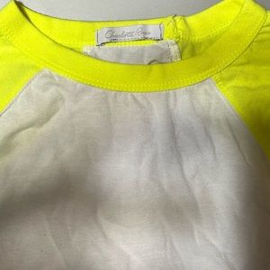 SHORT-SLEEVE HIGHLIGHT Top